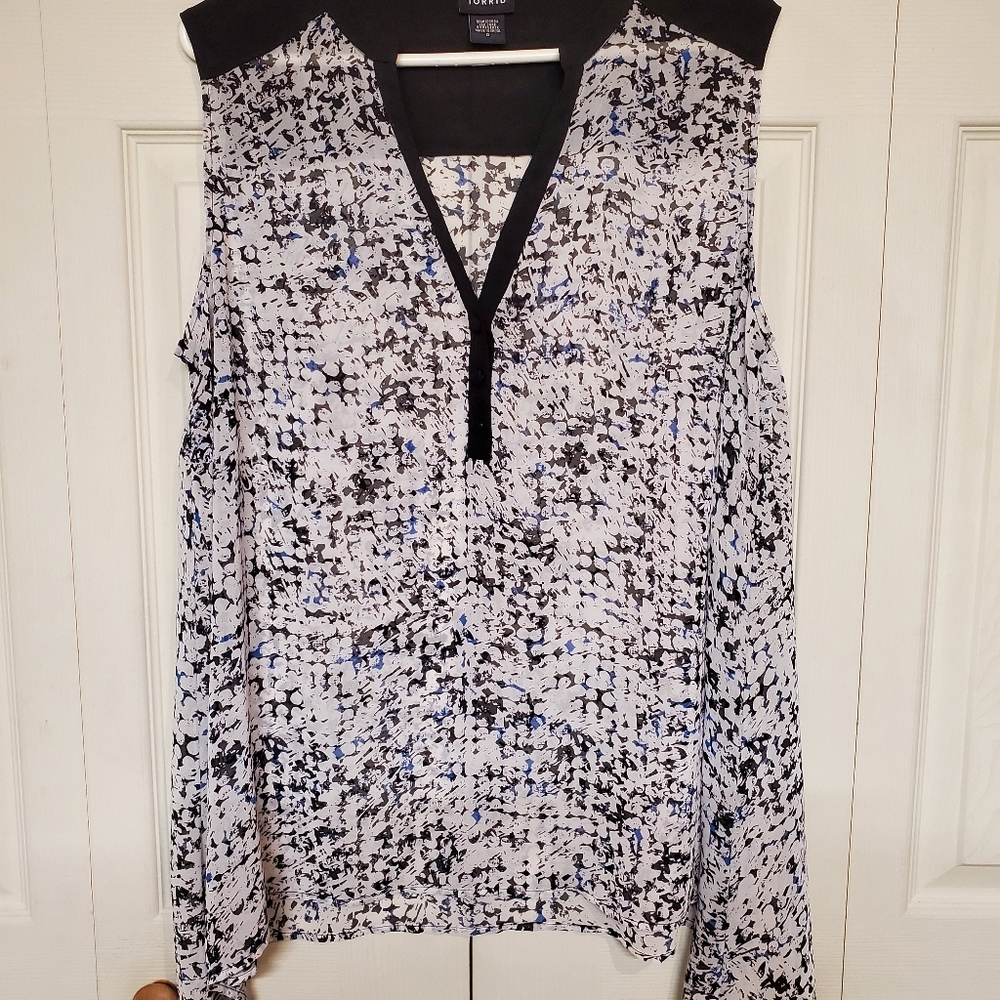 Torrid Sleeveless Chiffon Tank